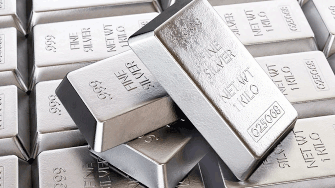 Gümüş altını solladı