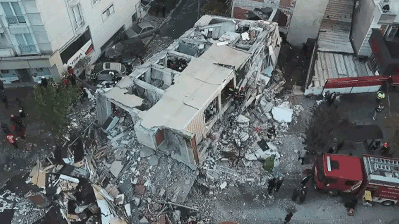 Kocaeli'de yıkılan binada 2 kişinin cansız bedenine ulaşıldı