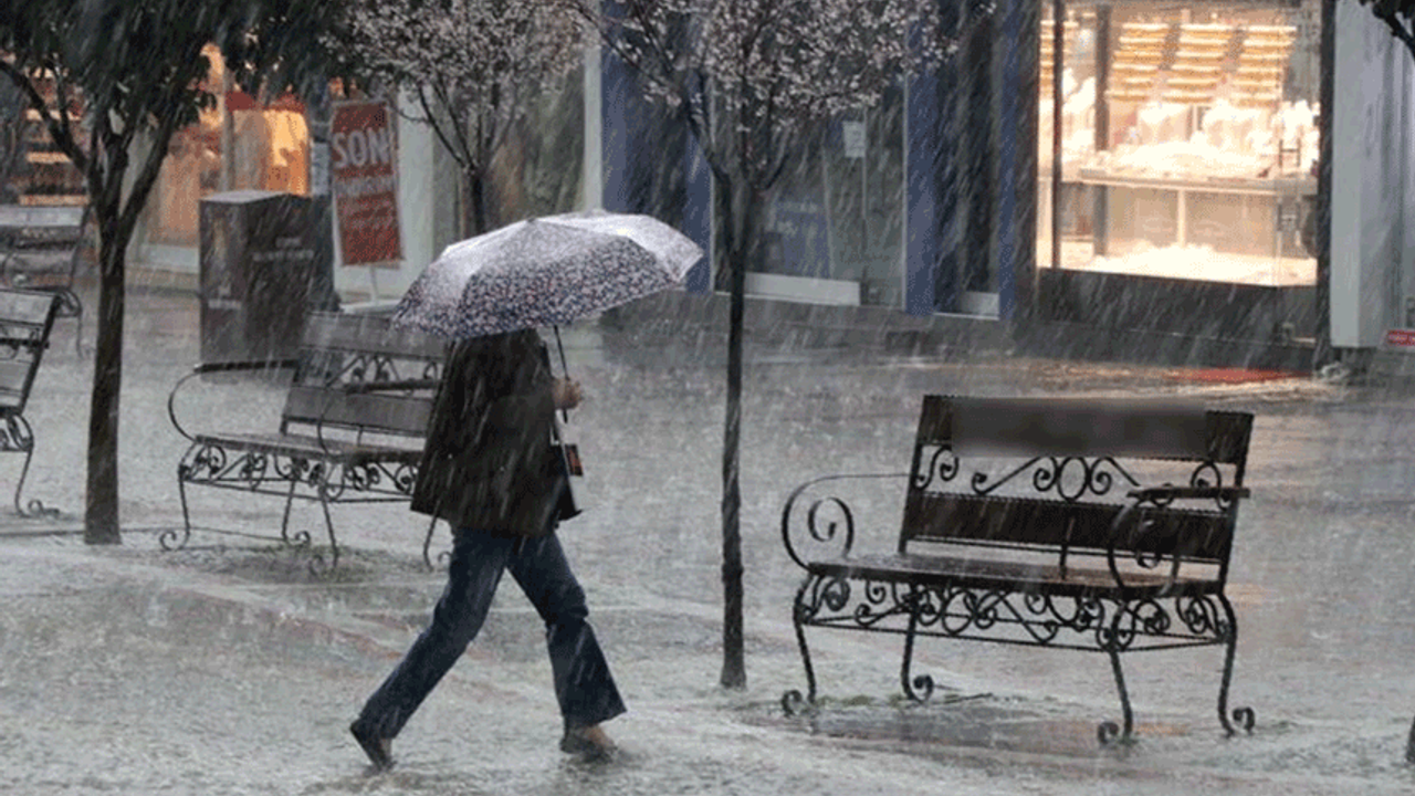 Meteoroloji'den kuvvetli sağanak ve fırtına uyarısı