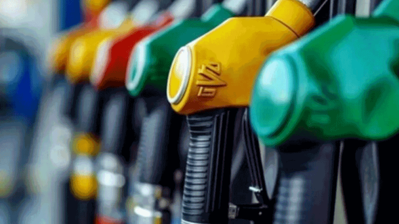 Sürücüler müjde! Akaryakıtta indirim beklentisi