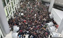 Deprem bölgesine gitmek için İstanbul Havalimanı'na gelen gönüllüler yoğunluğa neden oldu