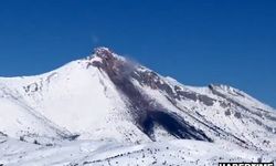 Depremden sonra dağ adeta yanıyor