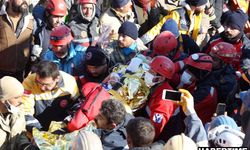 Nurdağı'nda 133 saat sonra 13 yaşındaki Esma sağ kurtarıldı