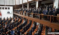 Milletvekilleri Erdoğan'ın selamlaması esnasında ayağa kalkmadı