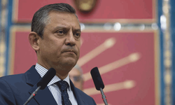 CHP lideri Özel'e cenaze töreni sonrasında saldırı