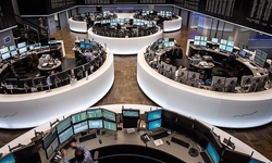 FTSE 100 rekor kırdı