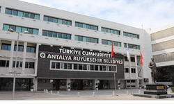 Antalya Büyükşehir Belediyesi'ne yönelik operasyonda gözaltına alınan 15 kişi adliyeye sevk edildi