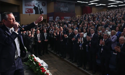 CHP, YSK'nın saat 15.30'daki kararına kilitlendi