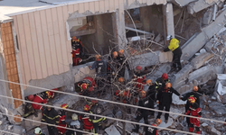 Kocaeli'de çöken binada enkazdaki kişilerin kimlikleri belli oldu