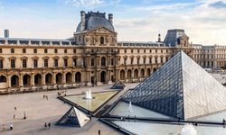 Louvre Müzesi soyuldu: Napolyon’a ait değerli mücevherler çalındı