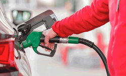 Akaryakıtta tabela değişti: Benzin fiyatlarına yeni zam