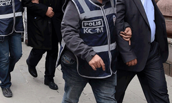 Asker ve kamu görevlilerinin de bulunduğu 22 kişiye FETÖ operasyonu