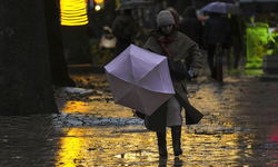 Bazı bölgeler için kuvvetli yağış ve fırtına uyarısı