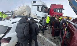 Erzurum'da iki farklı zincirleme trafik kazası: 1 ölü 31 yaralı