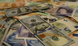 Dolar ve euro haftaya nasıl başladı?