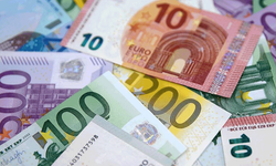 Dolar ve euro haftaya nasıl başladı?