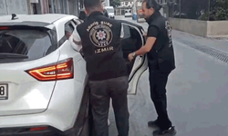 İzmir'de taraftar grupları içindeki yapılanmalara yönelik operasyonda 51 şüpheli tutuklandı