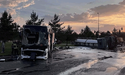 Kayseri'de yolcu otobüsü ile yakıt taşıyan tankerin çarpıştığı kazada 35 kişi yaralandı