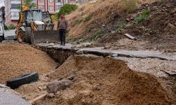 Ankara'da selden çöken yolda onarım çalışmaları sürüyor
