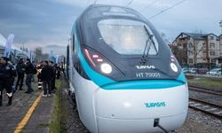 Milli elektrikli hızlı tren saatte 250 kilometreye ulaşarak rekorunu geliştirdi