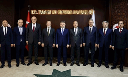 Bakan Yumaklı: Şeker sektörümüzle omuz omuza çalışmaya devam edeceğiz