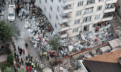 İstanbul'da 7 katlı bina çöktü