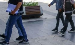 İzmir merkezli yasa dışı bahis operasyonunda 32 şüpheli gözaltına alındı.