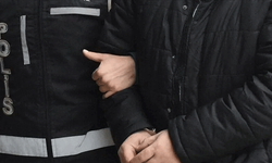 İzmir'de Çeşme Belediyesine yönelik operasyonda gözaltına alınan 12 şüpheli adliyede