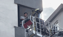 Kadıköy'de 8 katlı binada yangın!