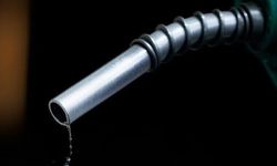 Küresel petrol arzı eylülde günlük 2,5 milyon varil arttı