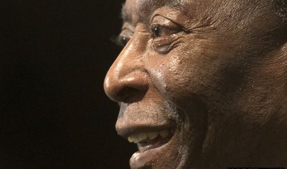 Dünya futbolunun acı günü: Pele hayatını kaybetti