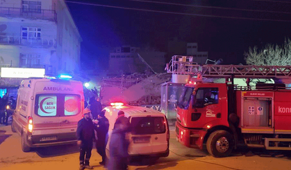 Konya'da 4 katlı bina çöktü, binada mahsur kalanlar var