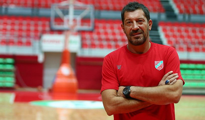 Basketbol Antrenörü Ufuk Sarıca beynine pıhtı atması sonucu hastaneye kaldırıldı