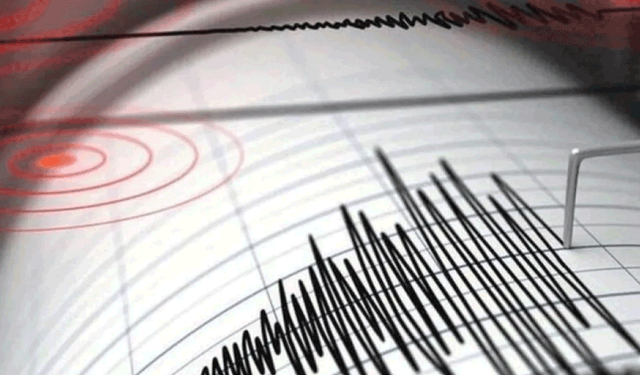 6,2 büyüklüğünde deprem! 118 kişi enkaz altında can verdi