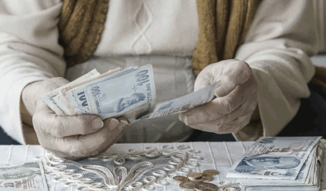 Çalışan emekli bir engele daha takıldı: İkramiyeler hala yatmadı