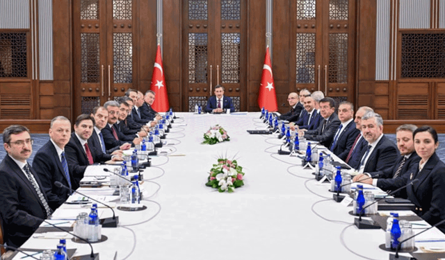 Türkiye'yi rekabetçi ekonomi üreticisi yapacak reform paketi açıklandı
