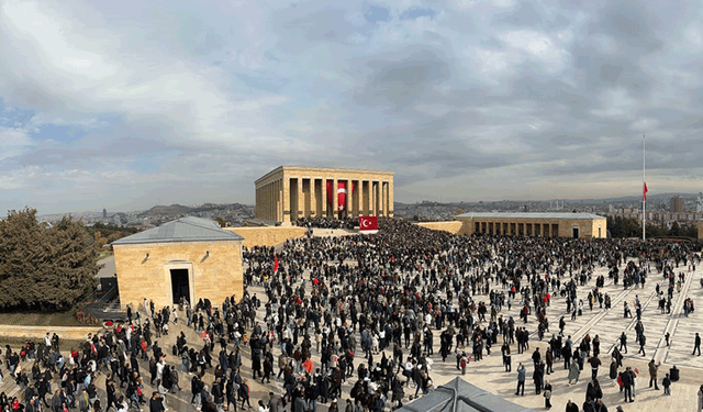 Anıtkabir'e rekor ziyaret