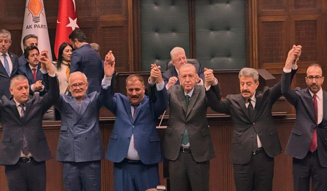 10 belediye başkanı AK Parti'ye katıldı