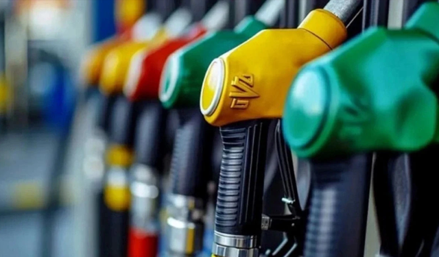 Benzine bu gece yarısı bir büyük indirim daha geliyor