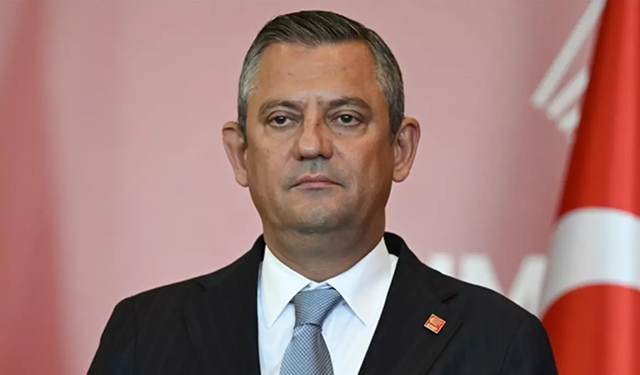 CHP'de olağanüstü kurultay günü: Özgür Özel yeniden Genel Başkan seçildi