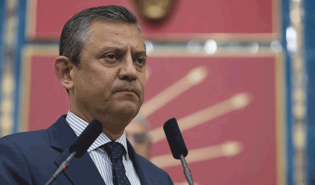 CHP lideri Özel'e cenaze töreni sonrasında saldırı