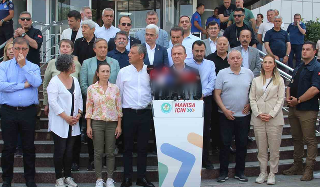 Ferdi Zeyrek’in sağlık durumu nasıl? Özgür Özel'den açıklama