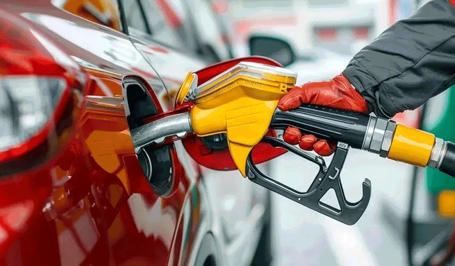 Benzin ve motorine yeni indirim geliyor