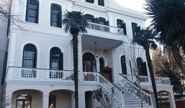 Adliye emanet deposundan silahlar çalındı!