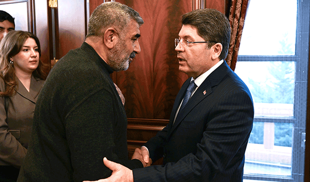 Adalet Bakanı Tunç, Rojin Kabaiş'in ailesiyle görüştü