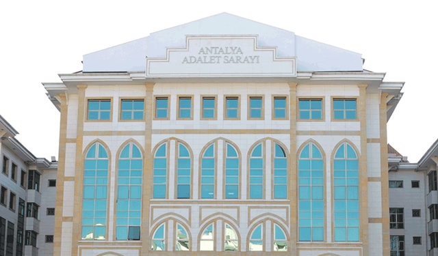 Antalya Büyükşehir Belediyesi'ne yönelik operasyonda gözaltına alınan 5 zanlı tutuklandı