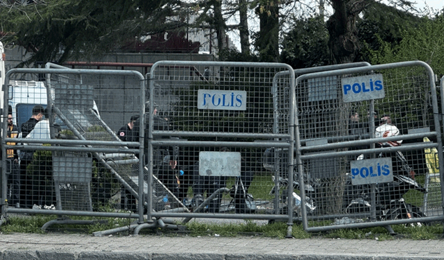 İstanbul’da polis noktasına saldırı: 3 terörist etkisiz hale getirildi