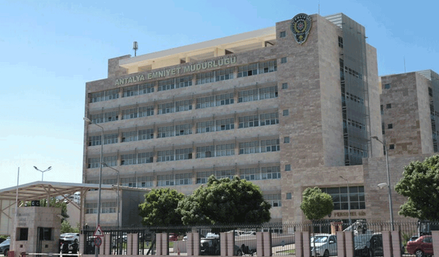 Antalya Büyükşehir Belediyesi’ne bir operasyon daha: 25 gözaltı
