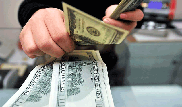 Piyasalar haftaya hareketli başladı: Dolar yükseldi, euro geriledi
