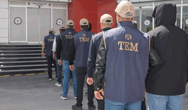FETÖ'ye yönelik 22 ilde düzenlenen operasyonlarda 51 şüpheli tutuklandı